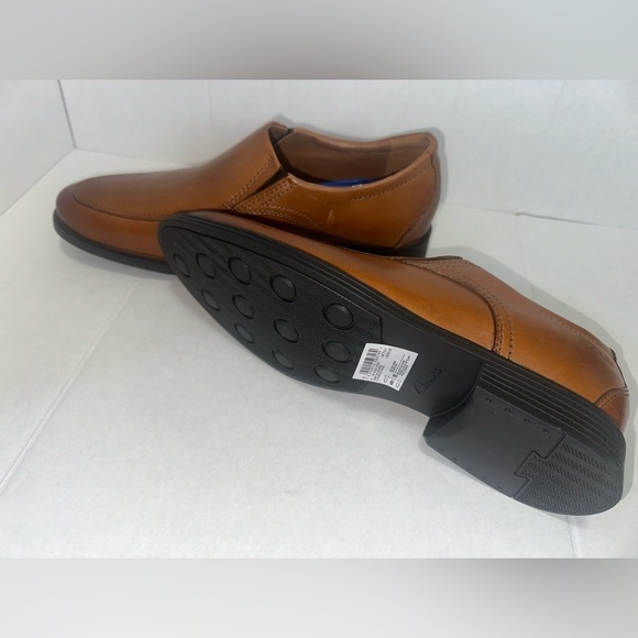 Clarks Men\'s Brown Leather Slip-Ons size 8 1/2W.      (#144) main image 5